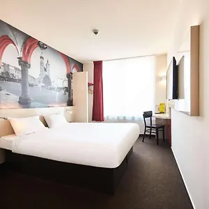 hotellátogatás